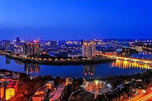牌面！上海黄浦江畔城市之窗为阿根廷亮灯，纪念世界杯夺冠一周年